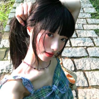 想踢沉迷男的女人